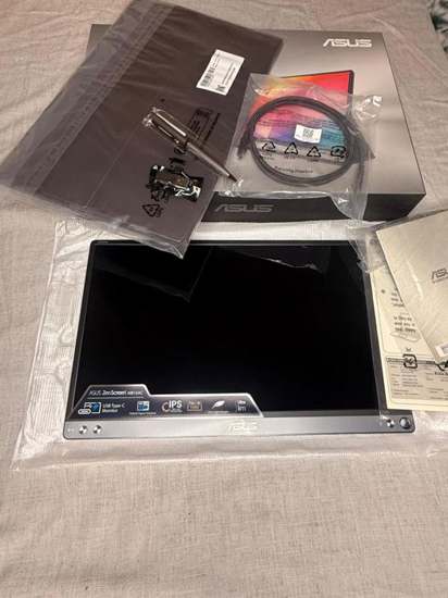 ASUS ZenScreen Portable Monitor MB16A